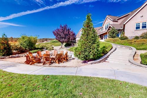 Quail Valley Hideaway in Cajon Junction, USA