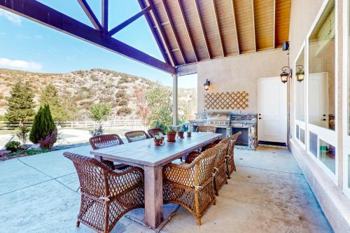 Quail Valley Hideaway in Cajon Junction, USA