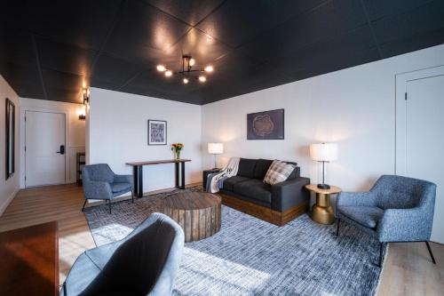 One-Bedroom Suite