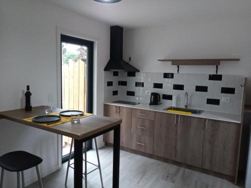 NEco apartamentos Naturistas Nudistas Parejas o mujeres solas near Capitán de Corbeta Carlos A. Curbelo nemzetközi repülőtér