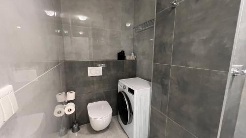 Air conditioned 1 room Apartment Vienna Gate, 2, Bratislava (Foto 3)