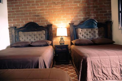2 double beds, 1 twin bed