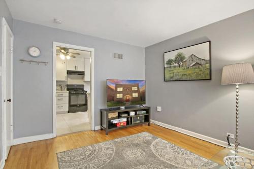 Condo by the park & lake in the heart of Evanston! in Evanston, USA