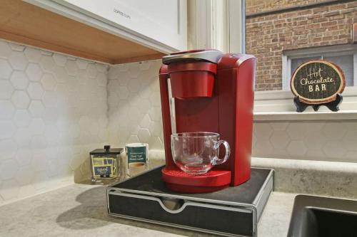 Condo by the park & lake in the heart of Evanston! in Evanston, USA