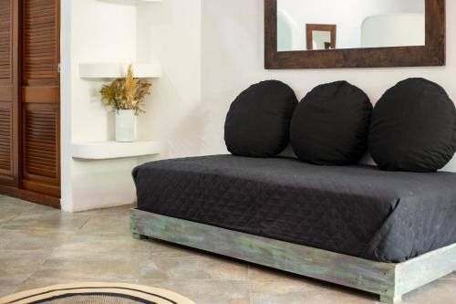 One-Bedroom Apartment image 8