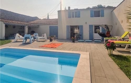 Amazing Home In Marennes With Private Swimming Pool, Can Be Inside Or Outside - Location saisonnière - Marennes-Hiers-Brouage