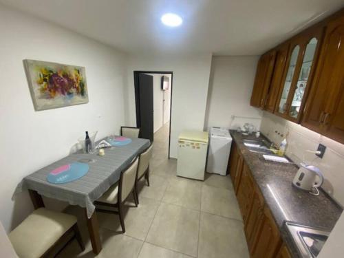 hermoso dpto. con amplio dorm. near La Esencia