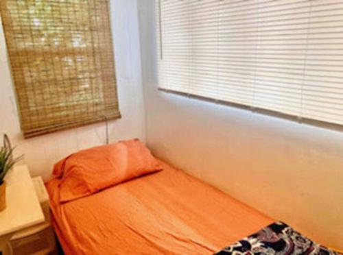 Skyline Vitali Siesta Couch Quarters in Heart of Echo Park DTLA Awaits in Los Angeles, USA