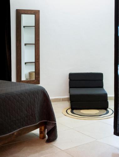 Studio Apartment image 2