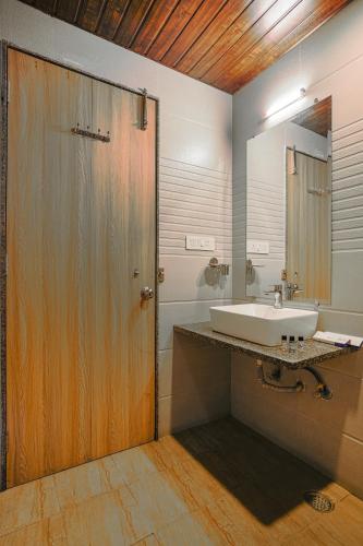 Deluxe Room image 8