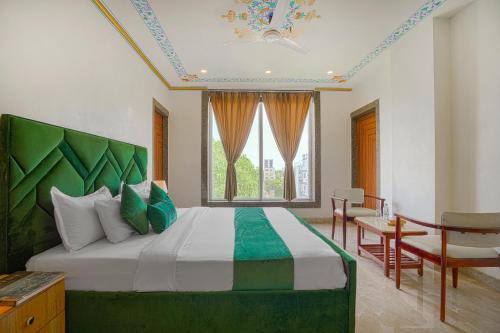 Executive Suite image 9