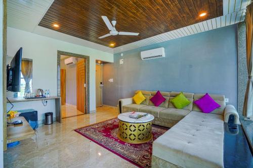 Executive Suite image 10