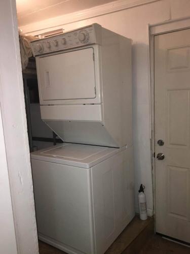 Urban Oasis with Private Laundry: Steps from DTLA, Los Angeles (zdjęcie 2)