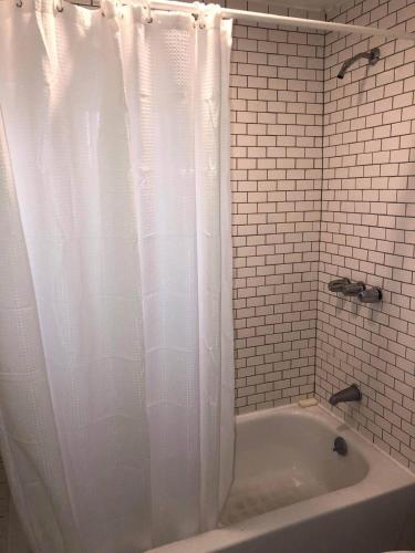 Urban Oasis with Private Laundry: Steps from DTLA, Los Angeles (zdjęcie 4)