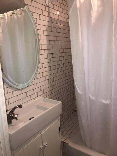 Urban Oasis with Private Laundry: Steps from DTLA, Los Angeles (zdjęcie 8)
