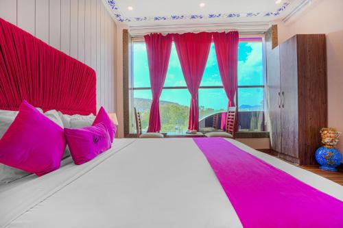 Deluxe Room image 4
