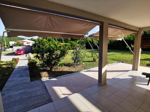 Appartement confortable aux Trois Îlets - 85 m² - Vue montagne