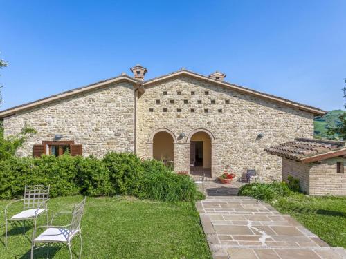 Beautiful Villa in Belforte all'Isauro with Swimming Pool - Accommodation - Belforte allʼIsauro