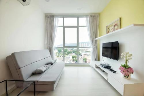Two-Bedroom Apartment image 6
