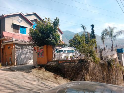 Exterior view, Hotel Kashmir Lodge in Muzaffarabad