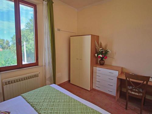 Nice flat in Arcevia with swimming pool