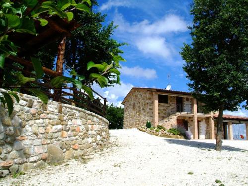 Timeless villa in Cagli with garden and swimming pool