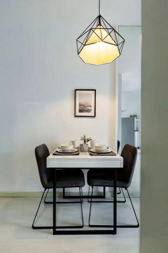 One-Bedroom Apartment image 10