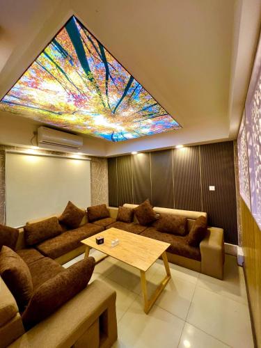 Redstone Regency Hotel in Chhauni