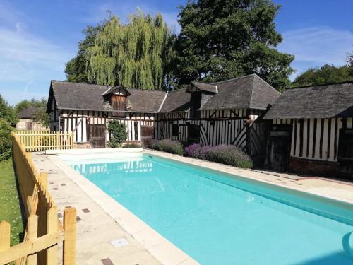 Le Pressoir de Cour la Ville in Le Mesnil-sur-Blangy