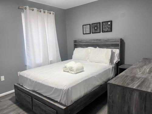 Urban Oasis 3 Kings bed 3Mins from EWR-NYC Downtow in Newark, USA
