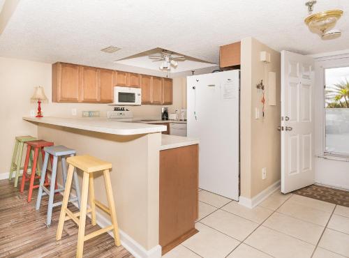 Book Now Walk right out to the Beach Oceanfront Ground Floor Condo - Southwind 104 in New Smyrna Beach, USA
