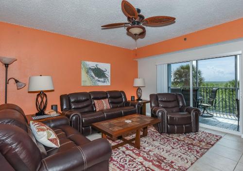 Cozy up in this gorgeous coastal themed 32 condo with views of the estuary OW10-303 in New Smyrna Beach, USA