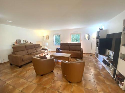 Maison familiale près du port, du golf et de la plage à La Forêt Fouesnant - FR-1-481-149 (Maison pour grande famille avec jardin, terrasse, proche Golf et Port a La Foret-Fouesnant - FR-1-48) in 拿伏爾富埃南