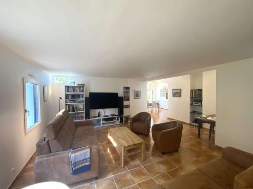 Maison familiale près du port, du golf et de la plage à La Forêt Fouesnant - FR-1-481-149 (Maison pour grande famille avec jardin, terrasse, proche Golf et Port a La Foret-Fouesnant - FR-1-48) in 拿伏爾富埃南