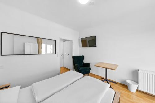 Double Room image 4