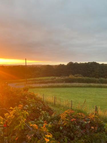 Jacquie's B&B -Dumfries-Room with a view - hot tub