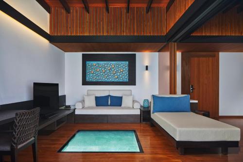 The Westin Maldives Miriandhoo Resort photo 2
