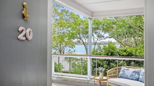 Instalaciones, Barney's by the Bay in Pretty Beach