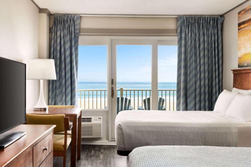 Oceanfront Double Room with Two Double Beds and Roll-In Shower - First Floor - Mobility Accessible/Non-Smoking