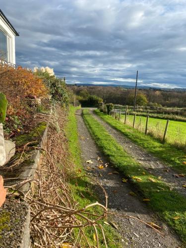 Jacquie's B&B -Dumfries-Room with a view - hot tub