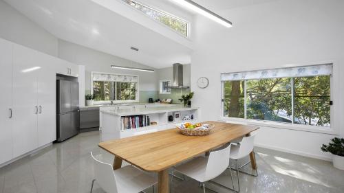 Instalaciones, Bouddi Bush Retreat with Bay Views in Pretty Beach