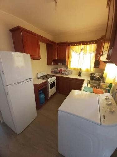 Кухня, Kensington Oval- 2 bed 1 Bath in Бриджтаун