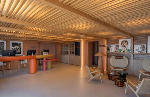 Radisson Blu 1835 Hotel Cannes - image 3