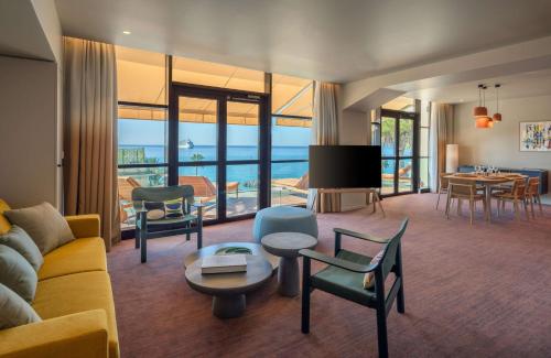 Radisson Blu 1835 Hotel Cannes - image 6