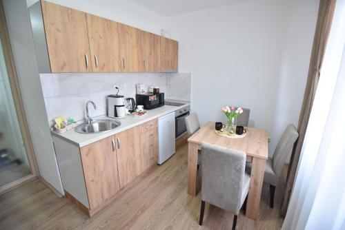 Oprema, Apartman 1 in Dragoslava Srejovica