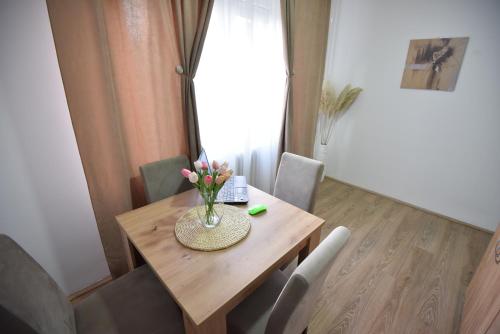 Oprema, Apartman 1 in Dragoslava Srejovica