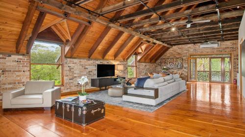 المرافق, The Coach House at Berrilee in Berowra