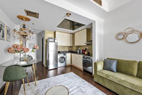 StoneTree - Elegant Studio in Goldcrest View - image 11