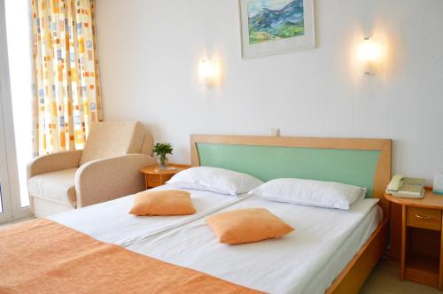 Double or twin room, sea view