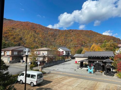 Japanese-Style Economy Room with Mountain View